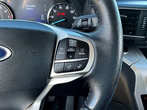 Used 2022 Ford Explorer XLT w/ Equipment Group 202A image 12