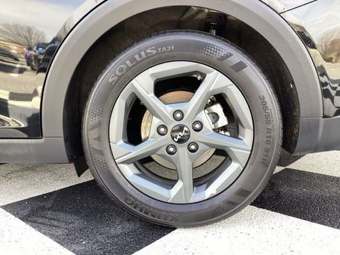 Used 2025 Kia K4 LXS image 10