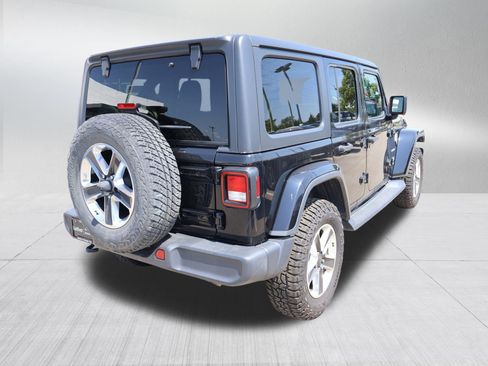 Used 2019 Jeep Wrangler Unlimited Sahara AWD/4WD image 7