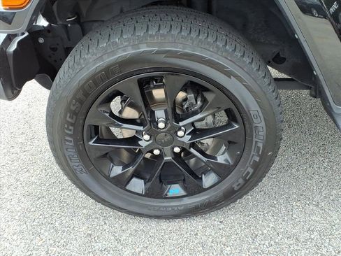 Used 2023 Jeep Wrangler Unlimited Sahara w/ Cold Weather Group image 13