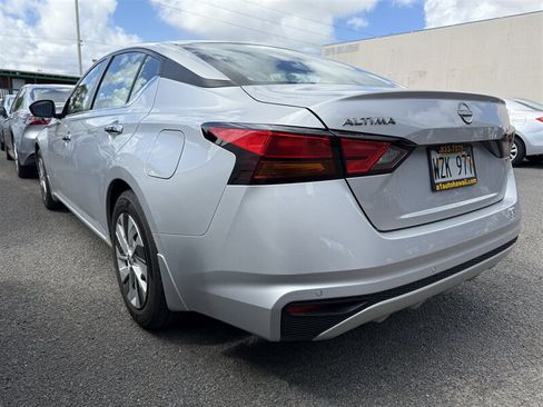 Used 2024 Nissan Altima 2.5 S FWD image 2