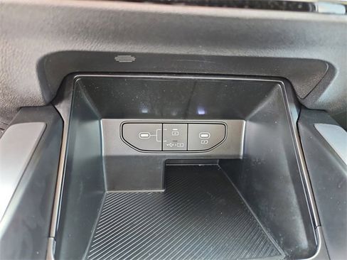 Certified 2025 Kia Sorento LX image 26