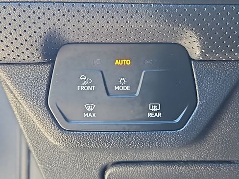 Certified 2024 Volkswagen Atlas Cross Sport SEL Premium R-Line AWD/4WD image 13