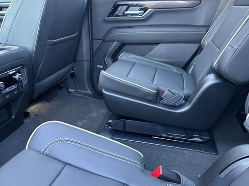 New 2026 GMC Yukon Elevation w/ Elevation Premium Package AWD/4WD image 13
