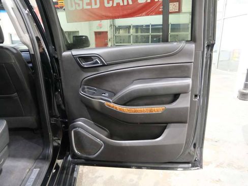 Used 2019 Chevrolet Suburban Premier AWD/4WD image 28