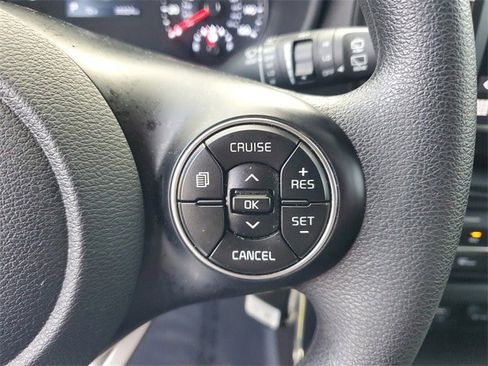 Used 2022 Kia Soul LX image 18