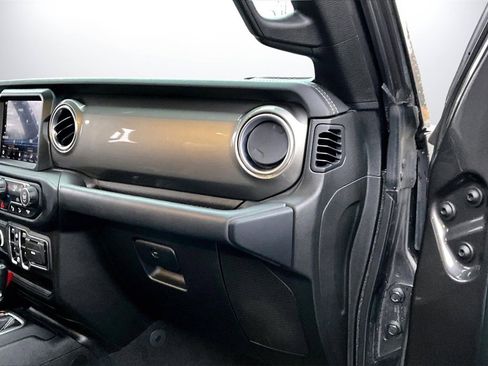 Certified 2019 Jeep Wrangler Unlimited Sahara image 19