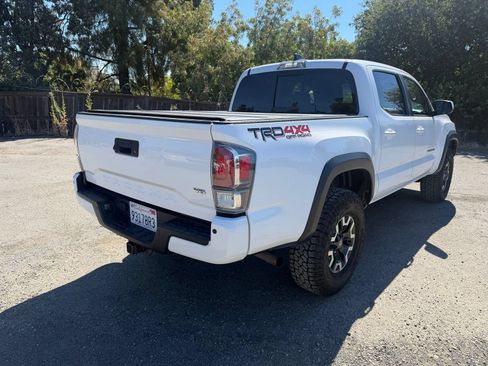 Used 2021 Toyota Tacoma TRD Off-Road w/ Technology Package AWD/4WD image 5