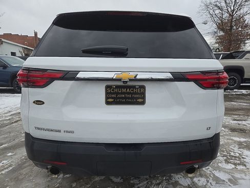 Used 2023 Chevrolet Traverse LT image 7