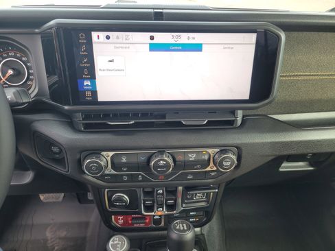 New 2026 Jeep Wrangler Unlimited Sport image 25