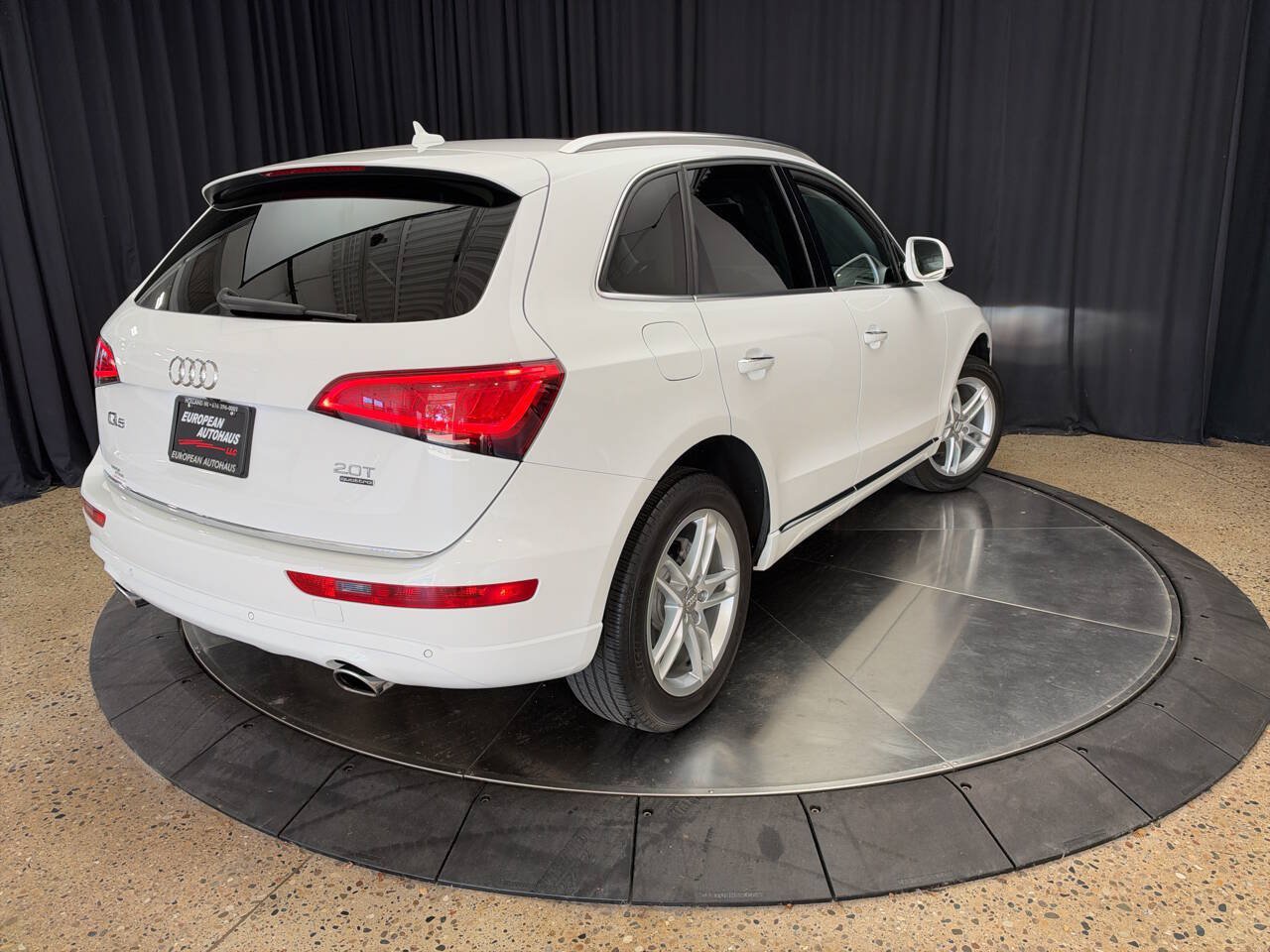 Used 2016 Audi Q5 2.0T Premium Plus w/ Technology Package AWD/4WD image 6