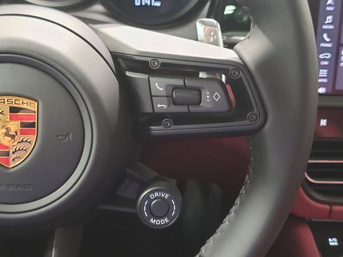 New 2026 Porsche Macan S image 18