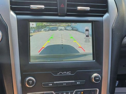 Used 2019 Ford Fusion SEL FWD image 17