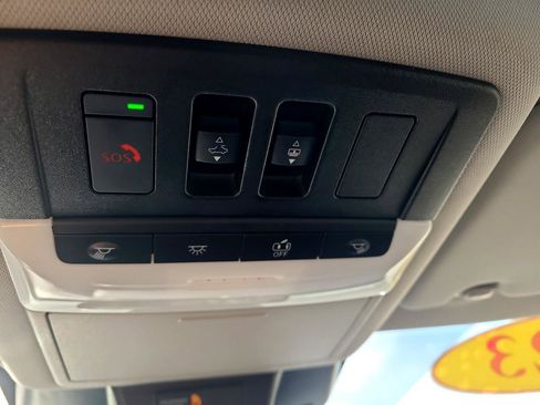 Used 2023 Nissan Rogue SL w/ SL Premium Package image 27