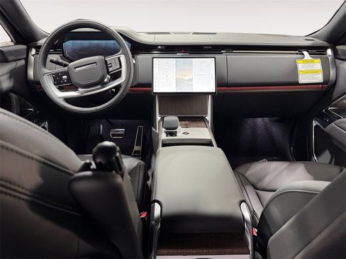 New 2025 Land Rover Range Rover SE image 10