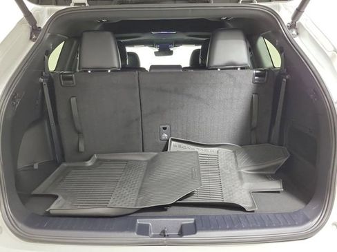 Used 2024 Toyota Highlander XSE FWD image 10