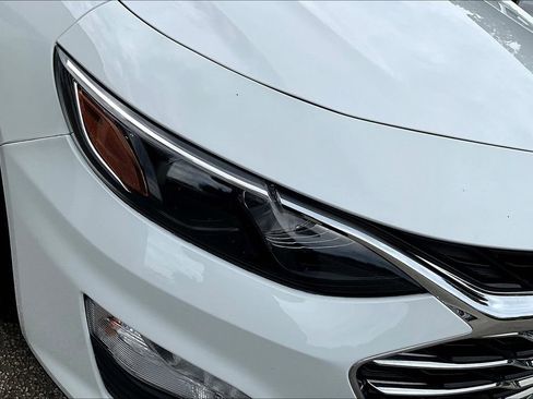 Used 2020 Chevrolet Malibu LT image 30
