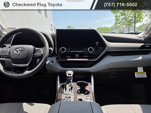 New 2026 Toyota Highlander Limited AWD/4WD image 5