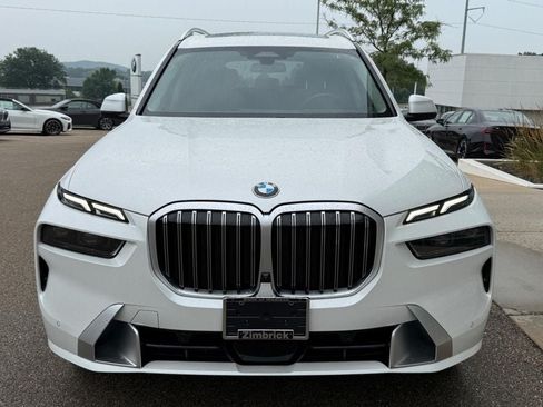 Used 2024 BMW X7 xDrive40i w/ Premium Package AWD/4WD image 9
