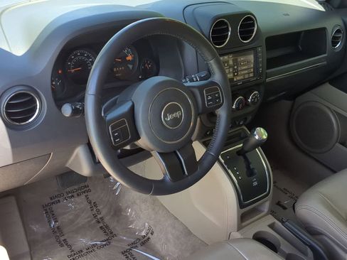 Used 2015 Jeep Patriot High Altitude FWD image 10