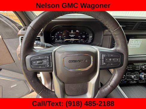 Used 2022 GMC Yukon Denali AWD/4WD image 17