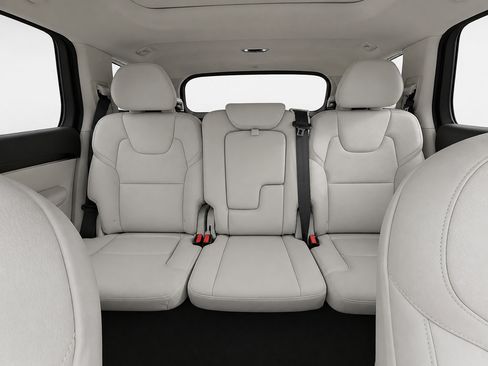 Used 2016 Volvo XC90 T6 Momentum w/ Momentum Plus Package AWD/4WD image 14