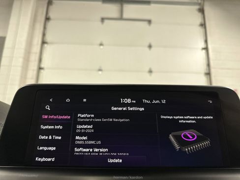 Used 2022 Kia Telluride SX w/ SX Prestige Package image 32