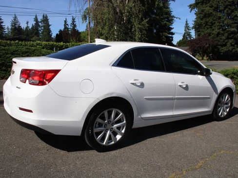 Used 2015 Chevrolet Malibu LT FWD image 3