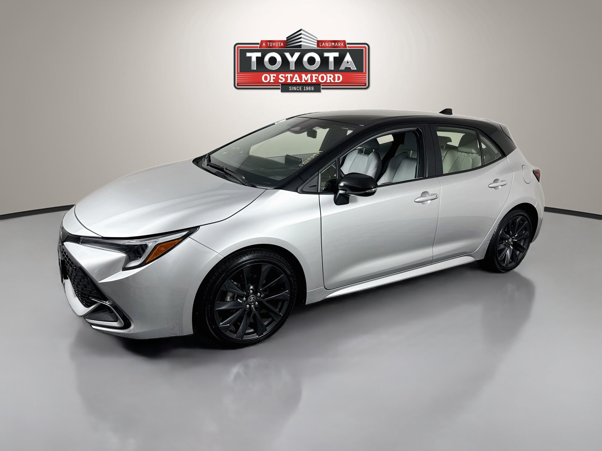 Certified 2025 Toyota Corolla XSE FWD image 3