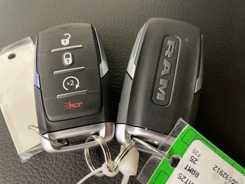 New 2025 RAM 2500 Big Horn AWD/4WD image 39