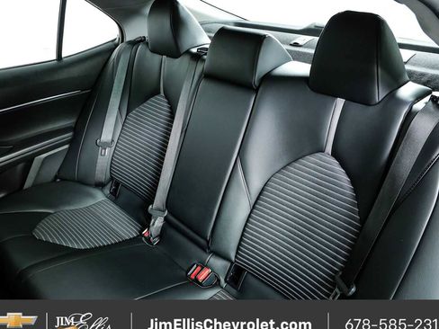 Used 2024 Toyota Camry SE FWD image 17