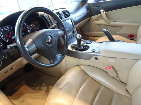 Used 2006 Chevrolet Corvette Convertible w/ Preferred Equipment Group image 10