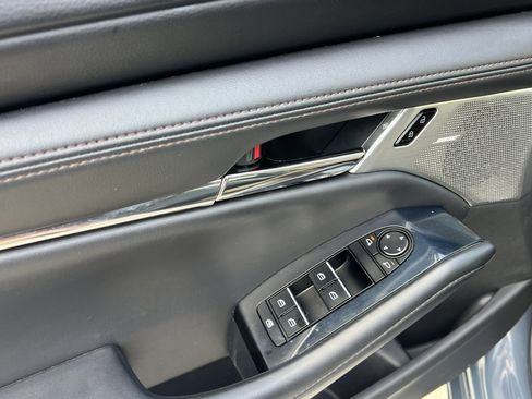 Used 2022 MAZDA MAZDA3 s image 23