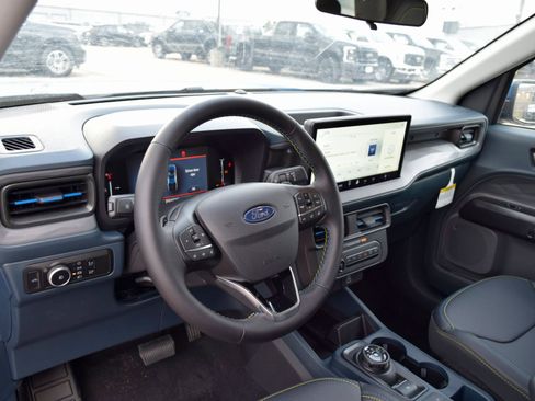 New 2025 Ford Maverick Lobo image 17