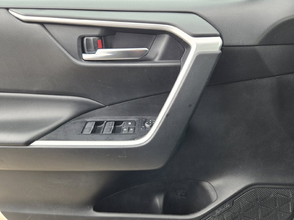 Used 2024 Toyota RAV4 XLE FWD image 18