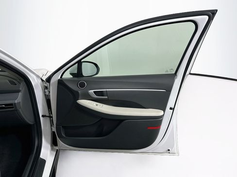 Used 2025 Hyundai Sonata SEL FWD image 30