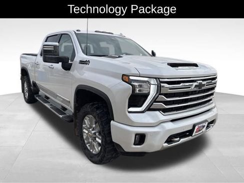 Used 2024 Chevrolet Silverado 2500 High Country w/ Technology Package image 4
