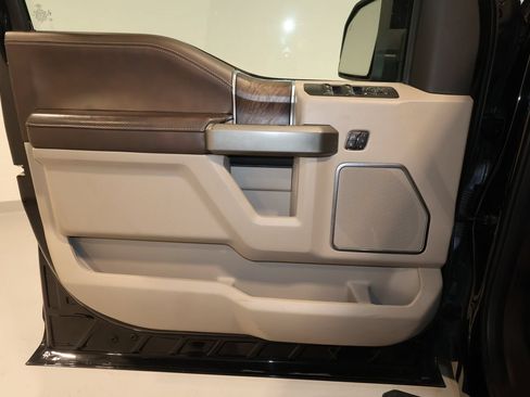 Used 2019 Ford F150 Limited w/ Trailer Tow Package RWD image 13