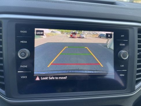 Used 2021 Volkswagen Atlas Cross Sport SE image 25