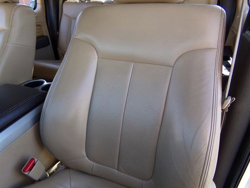 Used 2011 Ford F150 Lariat w/ Lariat Chrome Pkg image 35