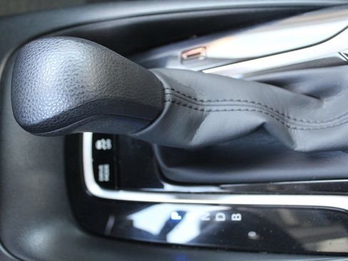 Used 2022 Toyota Corolla LE FWD image 22