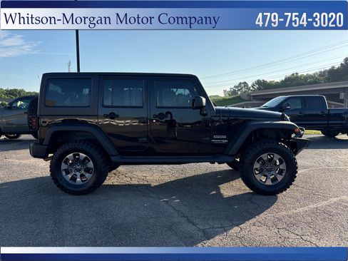 Used 2018 Jeep Wrangler Unlimited Sport w/ Connectivity Group AWD/4WD image 5