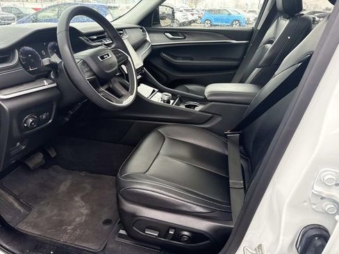 Used 2023 Jeep Grand Cherokee Limited w/ Black Appearance Package AWD/4WD image 21