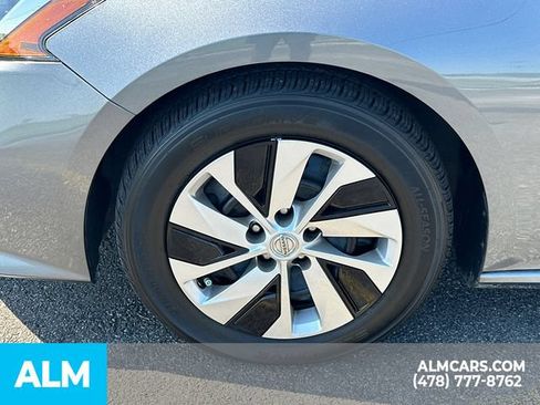 Used 2019 Nissan Altima 2.5 S FWD image 12