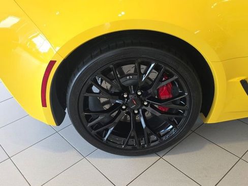 Used 2016 Chevrolet Corvette Z06 w/ 3LZ Preferred Equipment Group RWD image 9