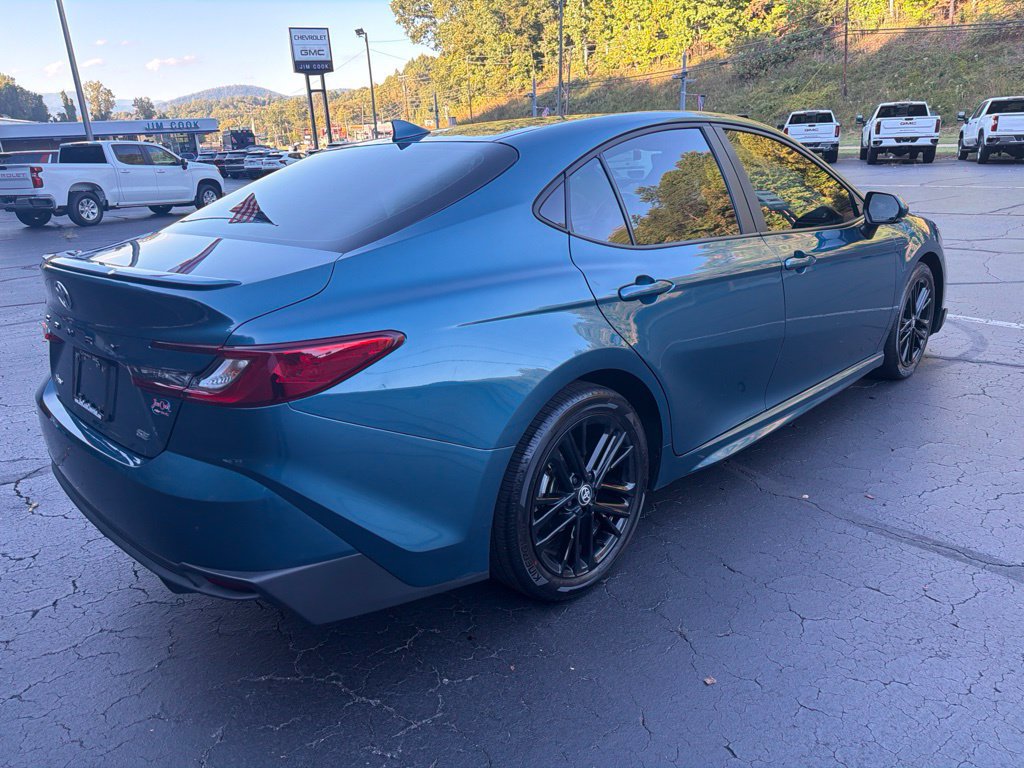 Used 2025 Toyota Camry SE w/ Convenience Package FWD image 3