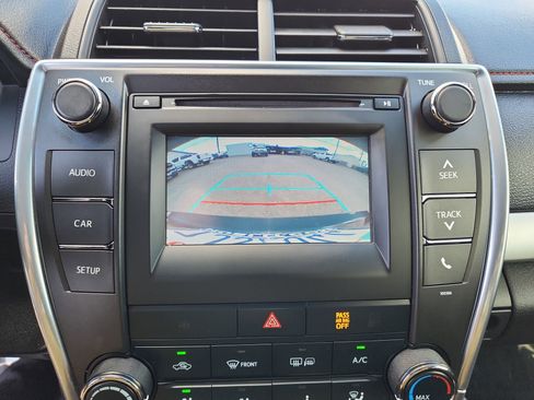 Used 2015 Toyota Camry SE image 22