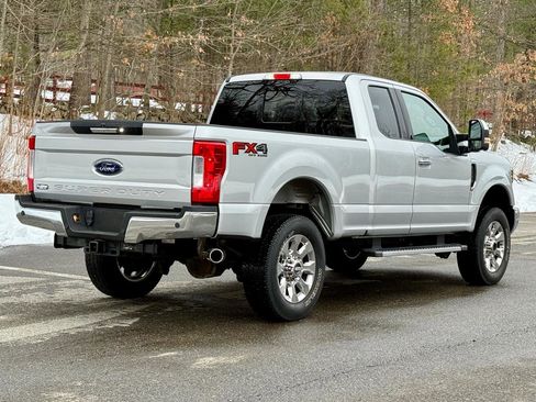Used 2019 Ford F250 Lariat w/ Chrome Package image 3