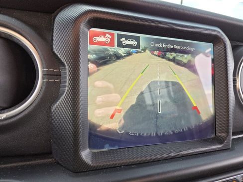 Used 2022 Jeep Wrangler Unlimited Sahara w/ Cold Weather Group image 25