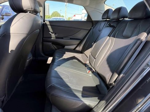 Used 2023 Hyundai Elantra Limited FWD image 11